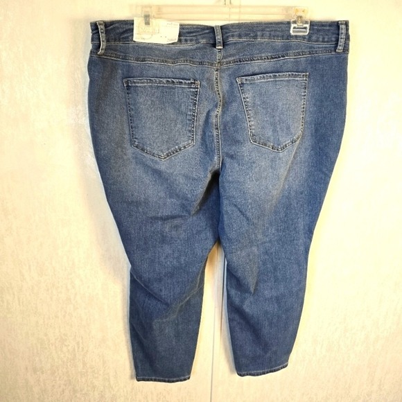 C Est 1946 Women Mid-Rise Straight Leg Jeans Size 20WP Distressed Rhinestone NWT - Picture 10 of 11